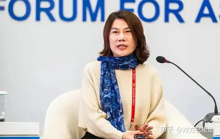 董明珠为什么不结婚 还一直有绯闻 为什么会成为一些业界人士的笑料