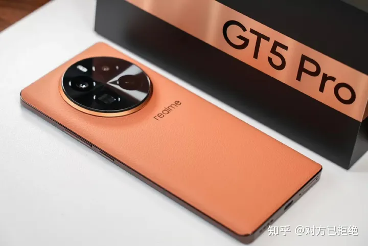 今年什么手机性价比最高 强烈建议这三款其中有两款仅售2499元