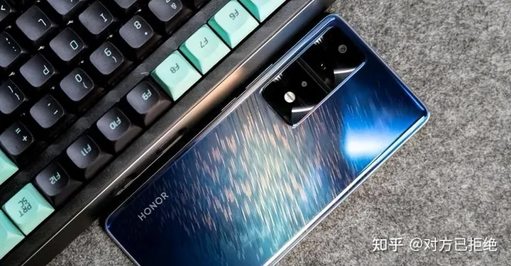 马上元旦了换什么手机好 这4款几乎“零差评”覆盖多价位