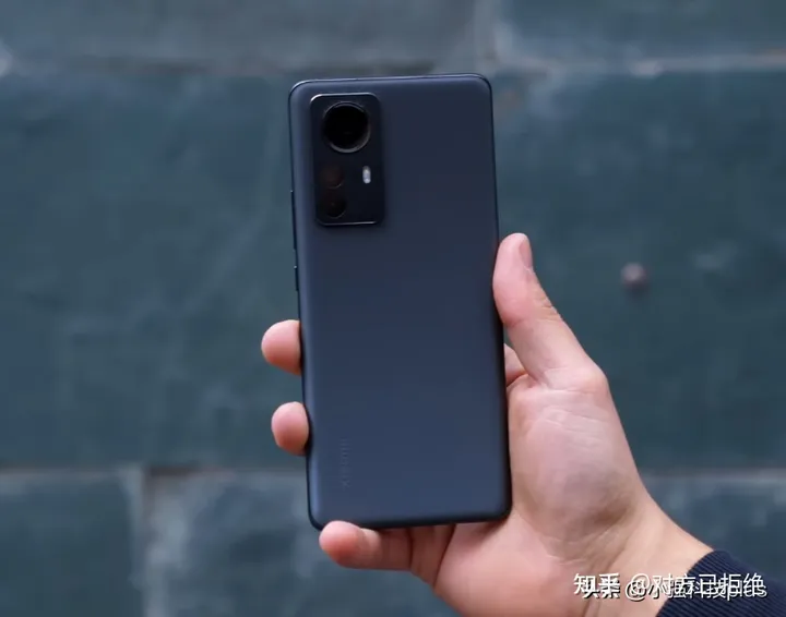 下半年降价最狠的三款手机 最高暴跌2300元