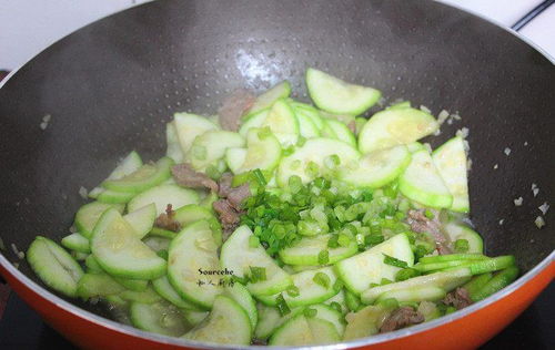 云南小瓜炒瘦肉怎么做才好吃呢