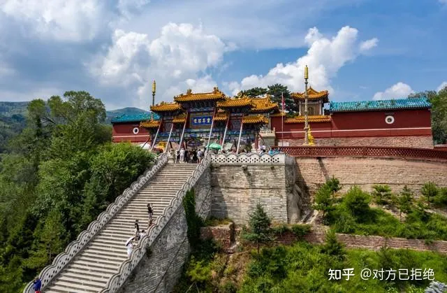 去五台山要拜哪几座庙 朝拜五台山必去的六大经典寺庙