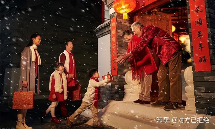 过年给压岁钱其实也是有讲究的 除夕给和初一给区别很大