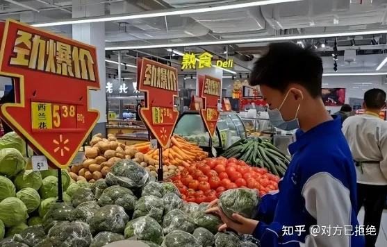 为什么现在都去菜市场买菜 也不去路边买老人的菜了