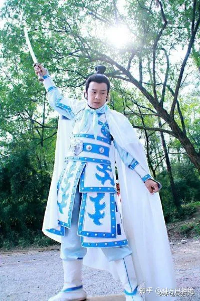 薛平贵是唐朝的哪一代皇上 他和薛仁贵有没有关系