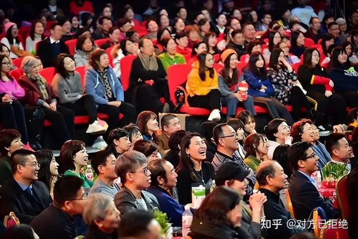 为什么春晚门票不对外销售 那台下的观众都是咋去的