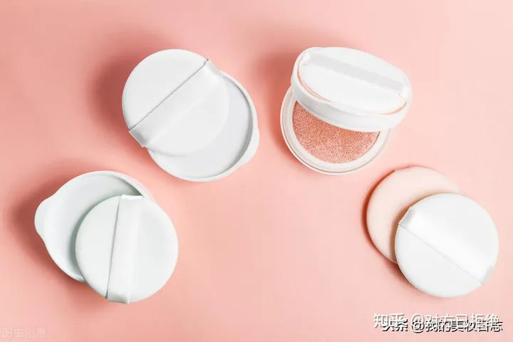 补妆用粉饼还是气垫好 新手小白的补妆指南分享