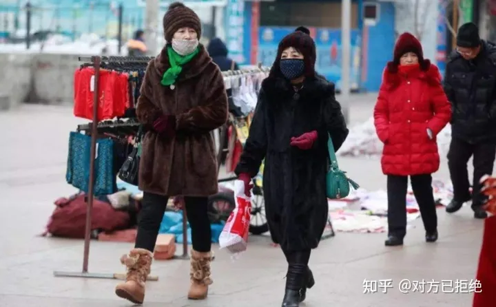 为啥东北人爱穿貂皮 穿貂比羽绒服还暖和吗