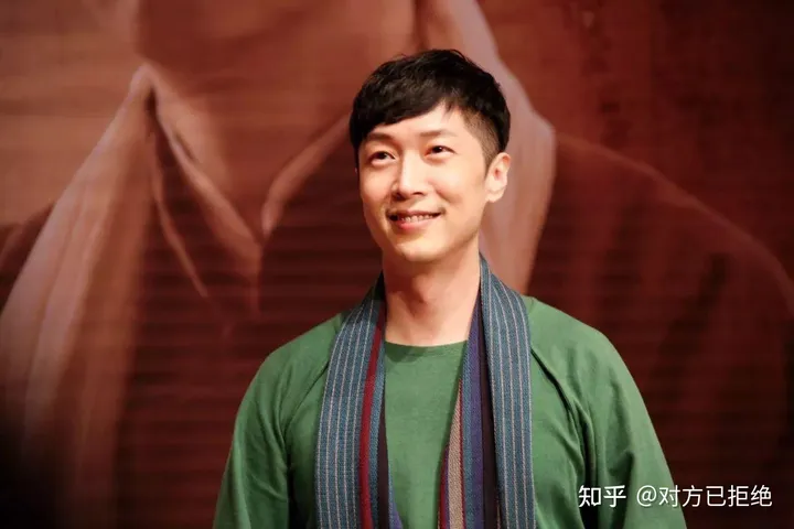 马浚伟影视界中第一康熙 52岁不婚不育考北大一年拿了20多个证