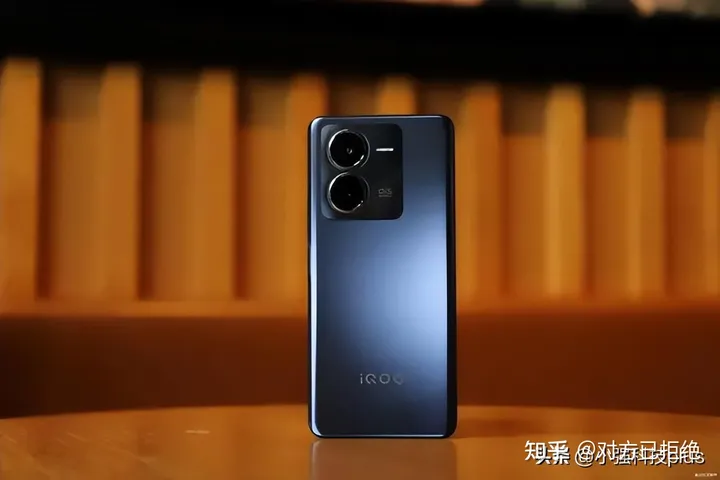 目前买什么手机比较好 今天就推荐三款优质手机几乎无差评
