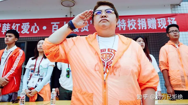 韩红被娱乐圈实名举报敛财1个亿 是娱乐圈的“悲哀”