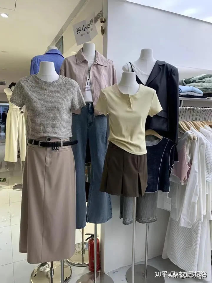 新手开服装店怎么进货 一文对比韩国东大门广州十三行杭州四季青