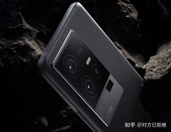 iQOO11S价格降至3357元 2KE6+200W快充高端机