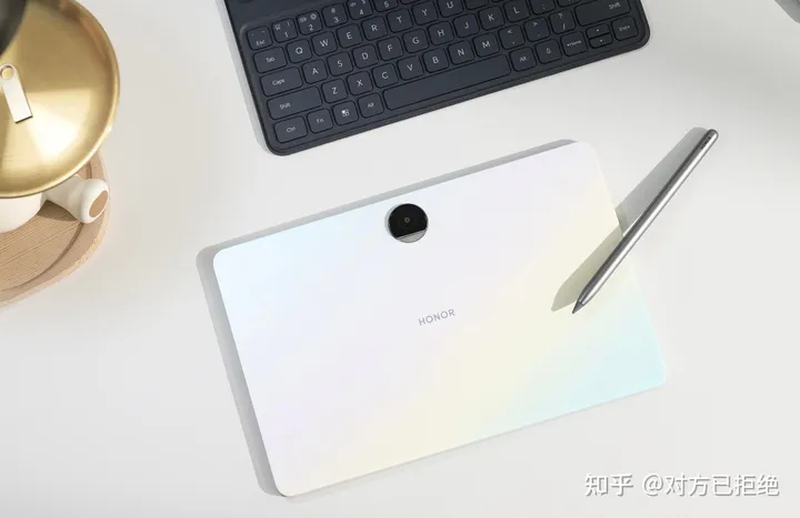 荣耀新出的平板电脑 12.1英寸护眼屏+金属机身+8300mAh售价1499