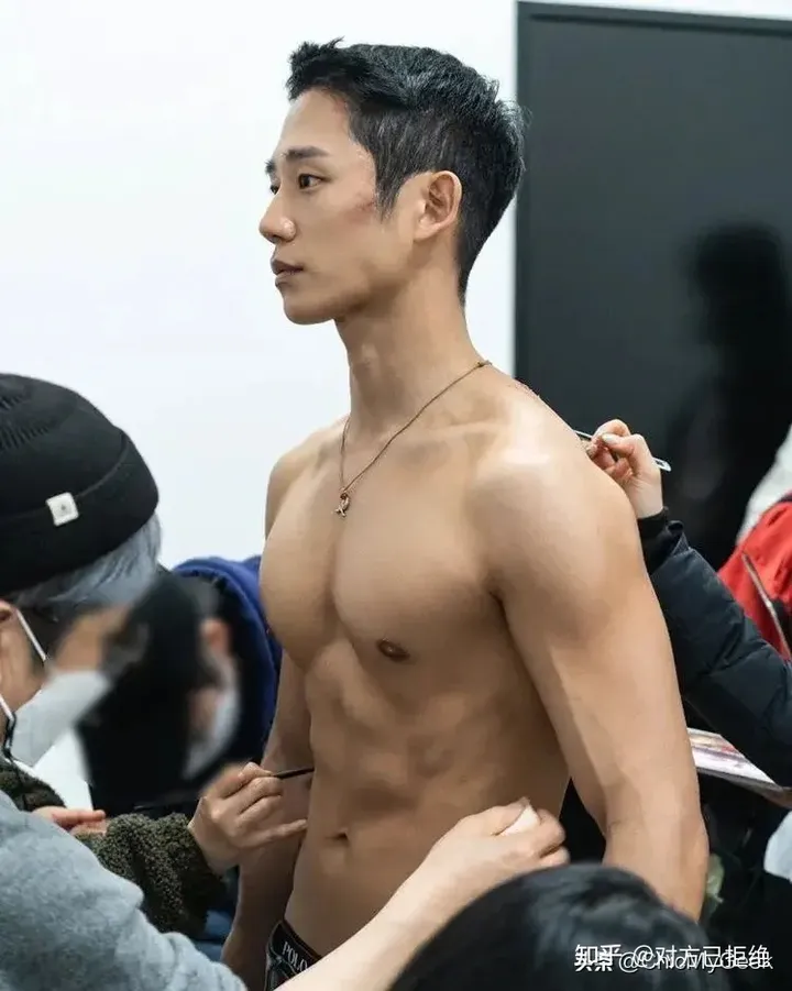 韩剧哪些男明星演警察好看 盘点7位曾在韩剧中饰演警察的帅度爆表男星