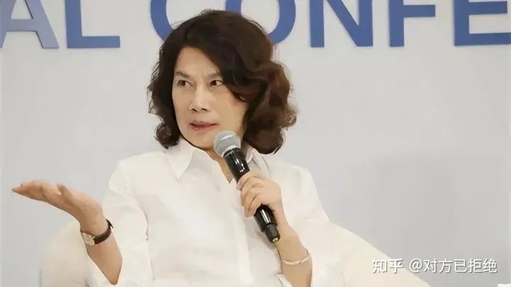 董明珠为什么不结婚 还一直有绯闻 为什么会成为一些业界人士的笑料