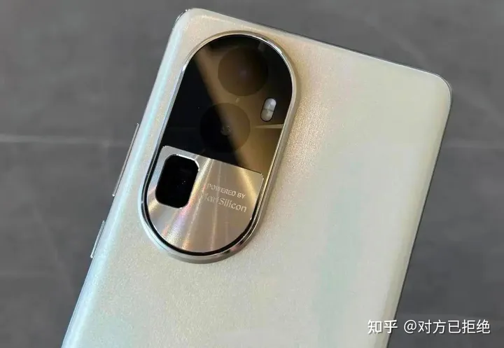 opporeno10现在多少钱一台 6.7英寸屏幕+6400万像素主摄降至1799元