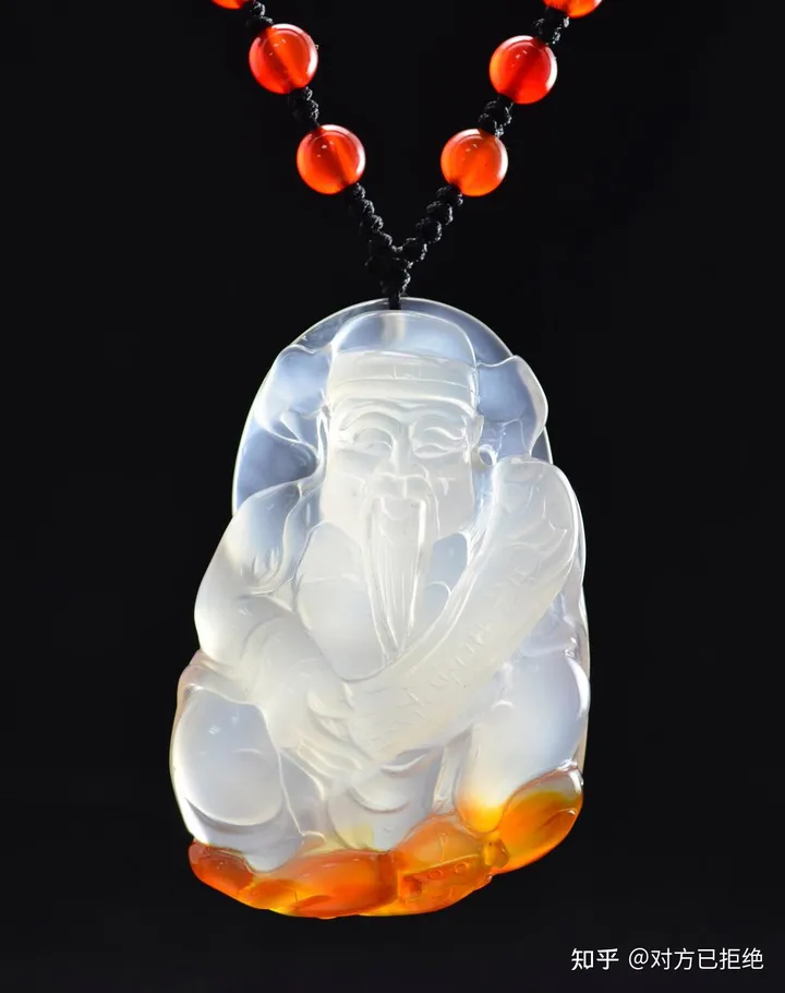 玉髓算不算是玉石呢 玉髓与翡翠之间的区别是什么