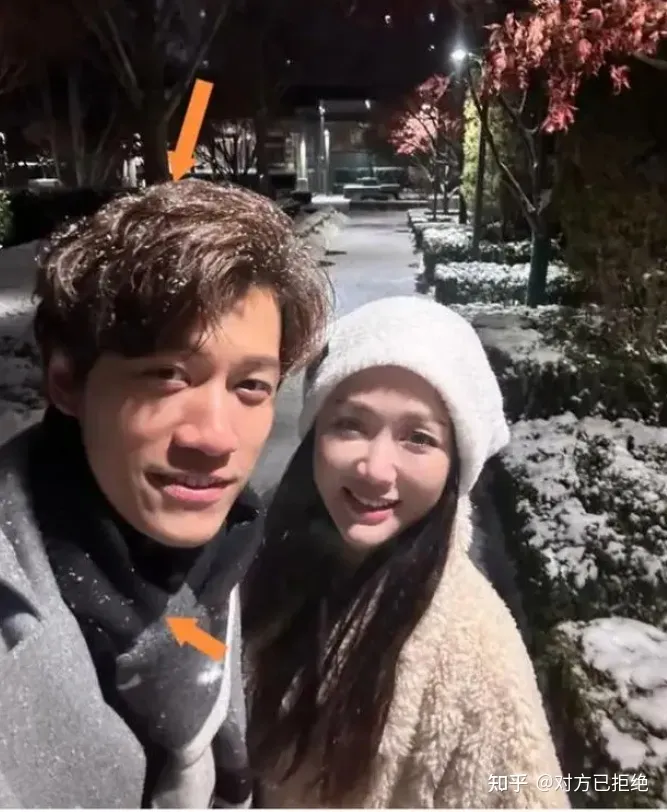 陈乔恩凌晨三点外出玩雪 陈乔恩与老公曾伟昌一同在雪地中玩耍
