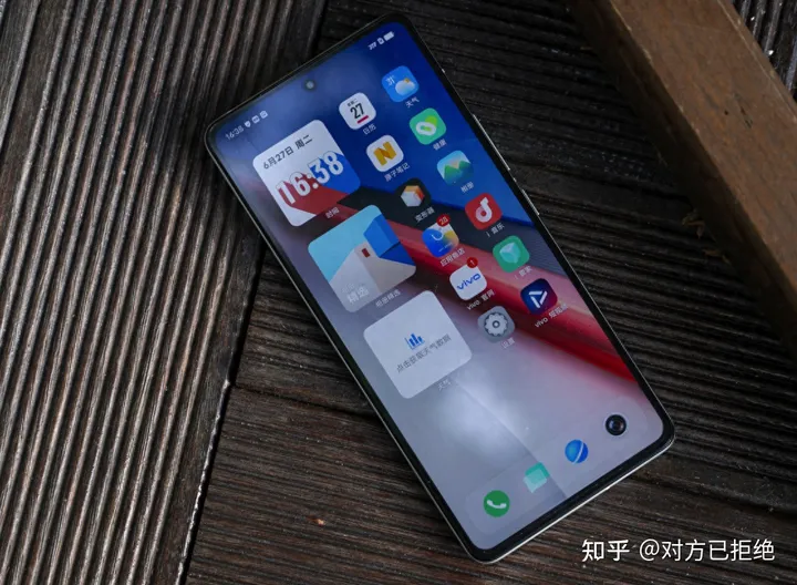 iQOO11S价格降至3357元 2KE6+200W快充高端机