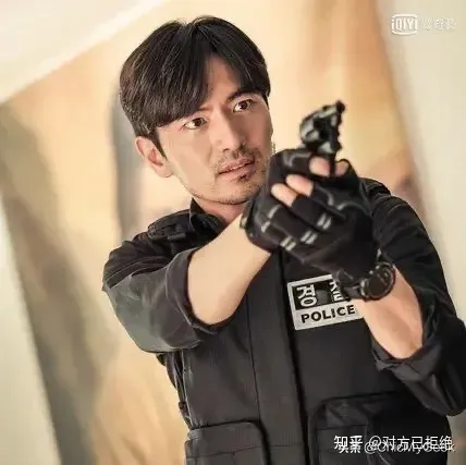 韩剧哪些男明星演警察好看 盘点7位曾在韩剧中饰演警察的帅度爆表男星