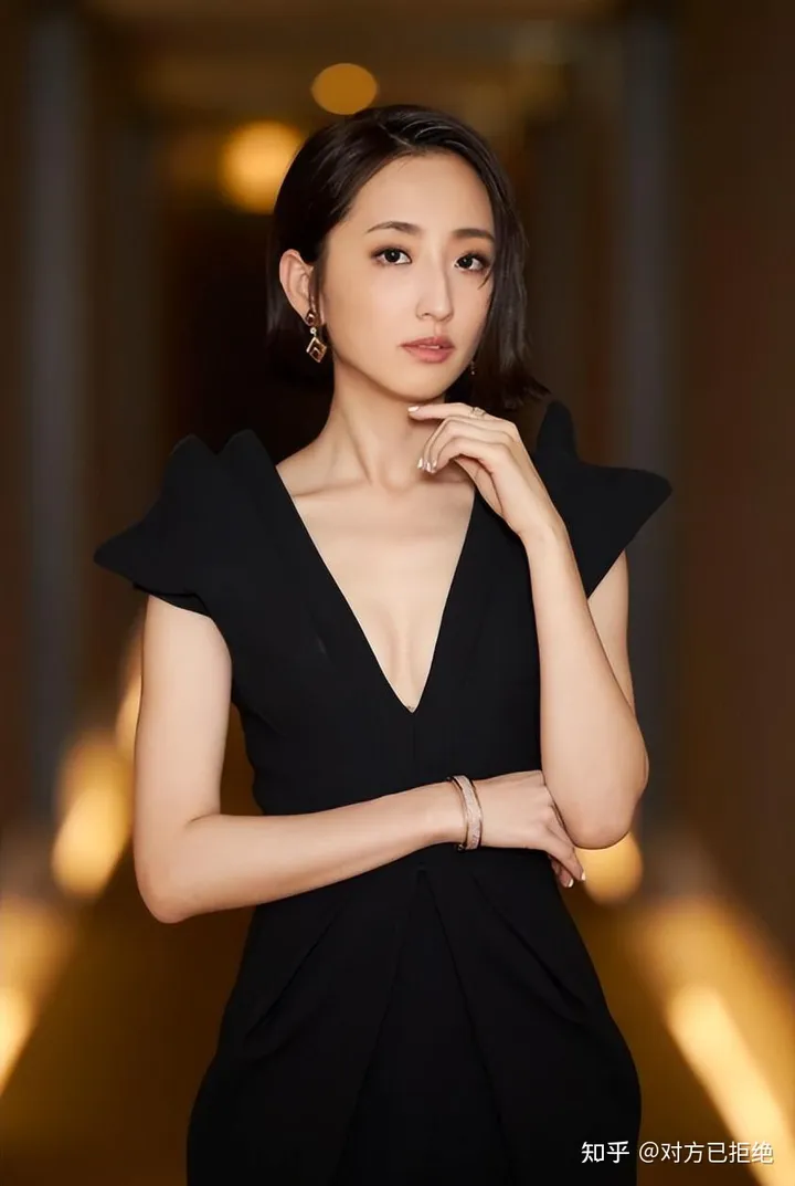 台湾女演员柯佳嬿 迷人的外貌胜过冰箱美感