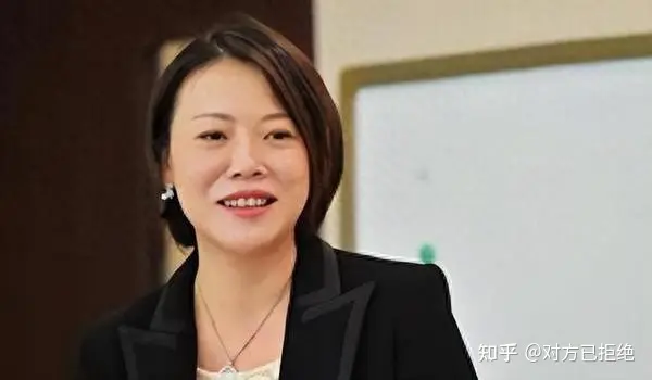 碧桂园发布了一份自愿公告 中国前女首富杨惠妍月薪降至1万元