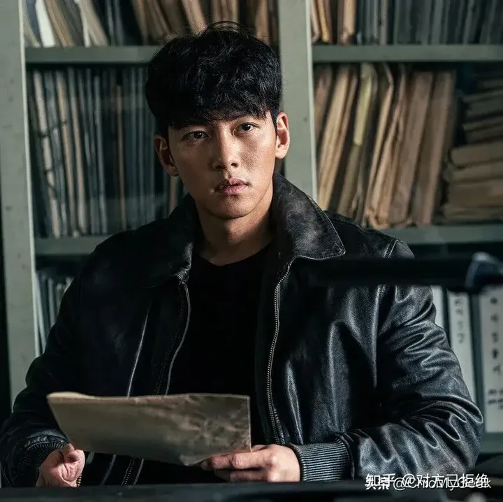 韩剧哪些男明星演警察好看 盘点7位曾在韩剧中饰演警察的帅度爆表男星