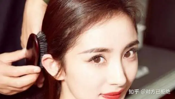 明星生子特别快 杨幂刚生子就拼命拍戏 霍思燕一语道出真相