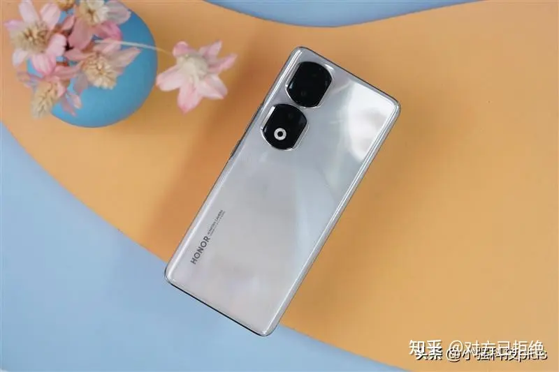 一般懂行的人买什么手机 这三款口碑最佳优势明显价格也不高