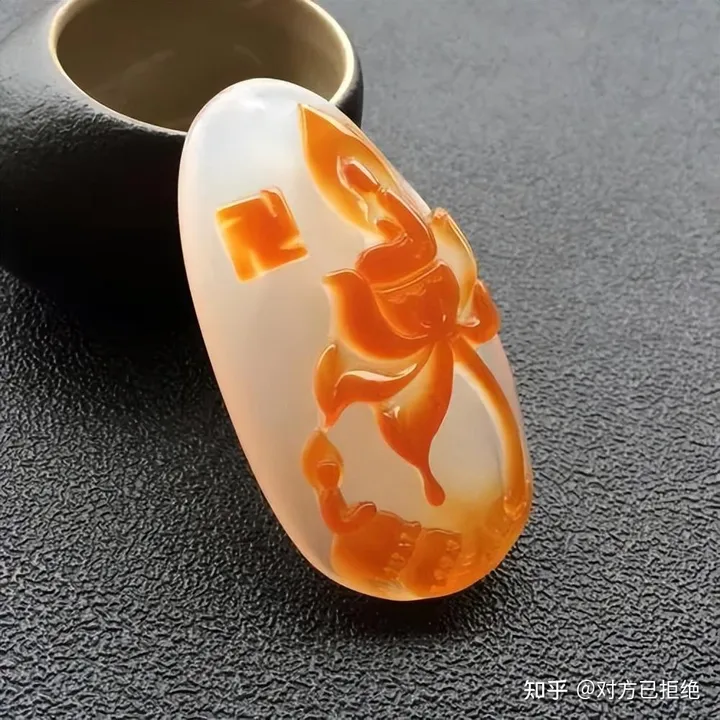 玉髓算不算是玉石呢 玉髓与翡翠之间的区别是什么
