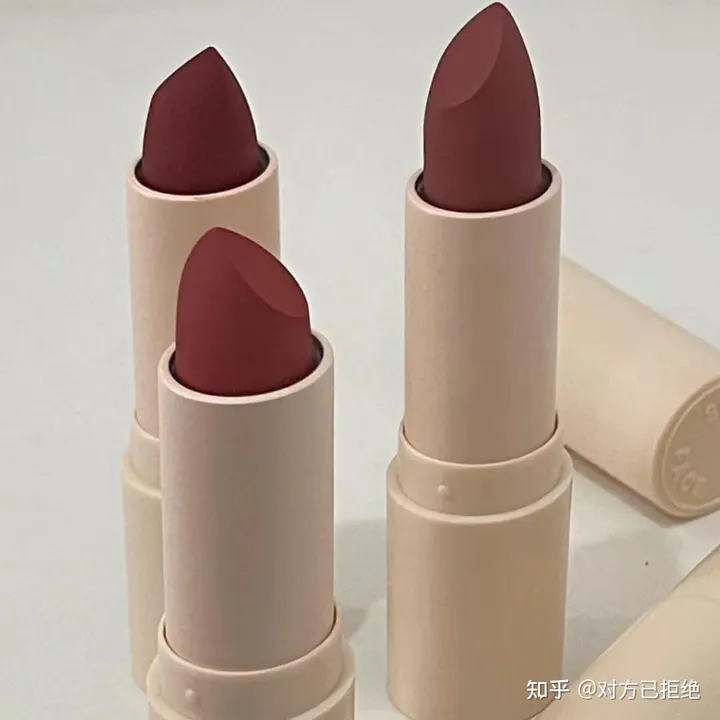 30块与300块的口红有什么差别 迪奥口红为何那么贵