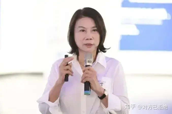 董明珠为什么不结婚 还一直有绯闻 为什么会成为一些业界人士的笑料