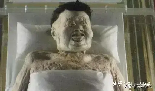 辛追夫人刚出土的照片是什么样的 辛追夫人为什么会不腐呢