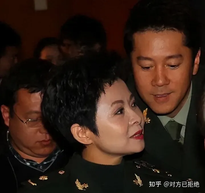 赖昌星的小红楼 揭露了董文华退隐的真相