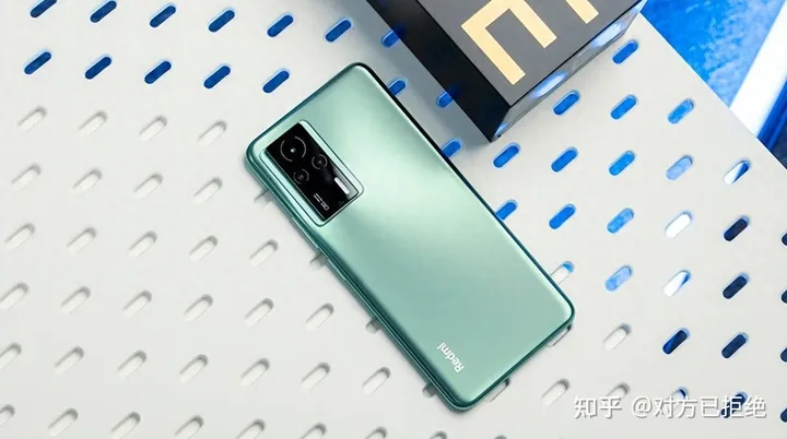 12月换什么手机比较好 这4款热销手机千万别错过