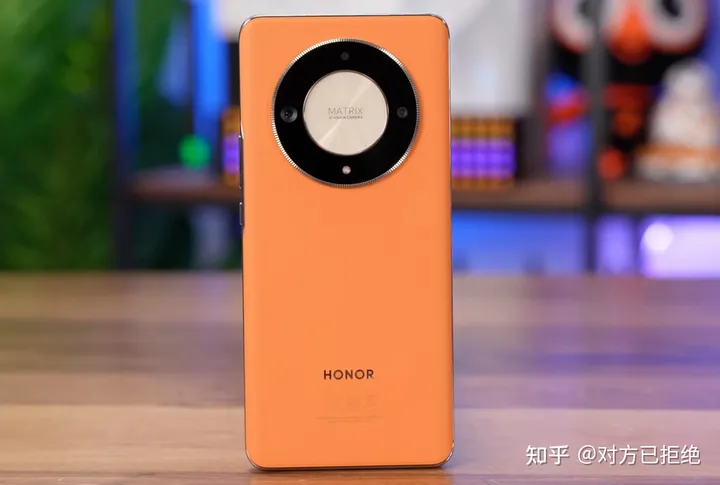 荣耀X50配置5800mAh+1.5K屏+1亿影像 三个月卖出387万台